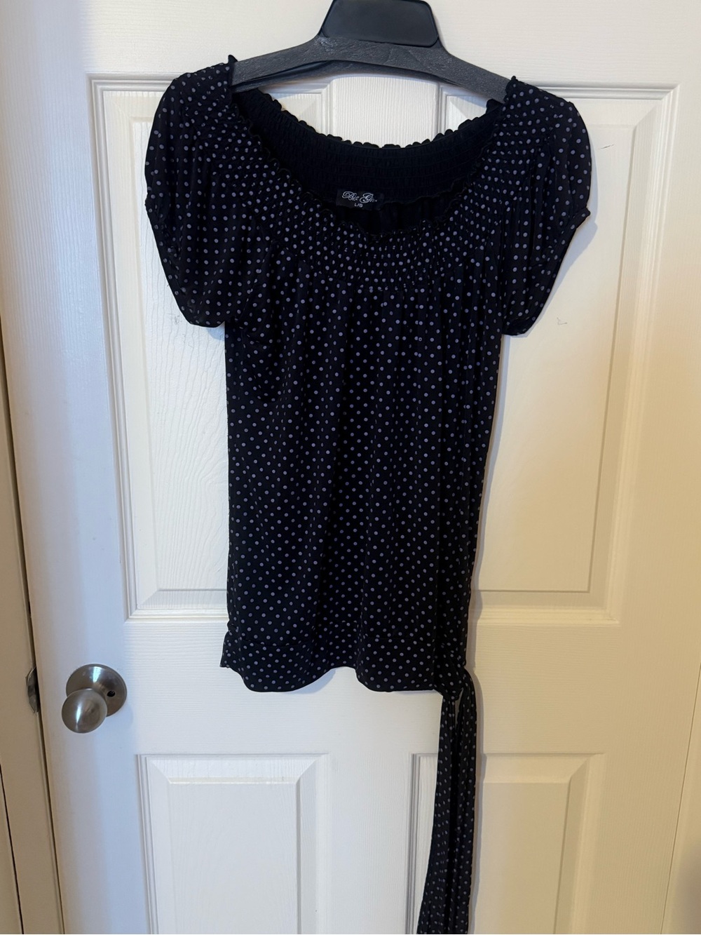 Y2K-STYLE BIZZ GIRL BABY DOLL BLOUSE Black with Lavender polka dots all over